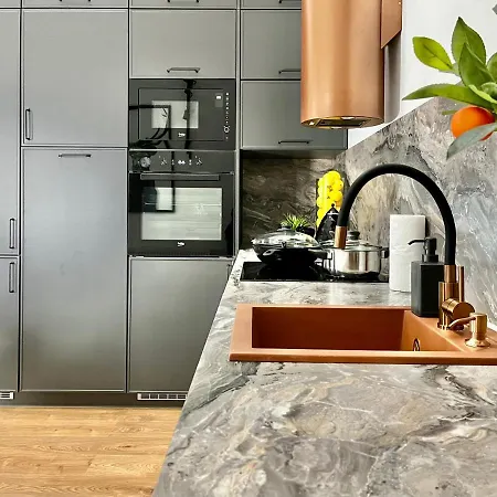 Maxa Czornyja * Еленя-Гура