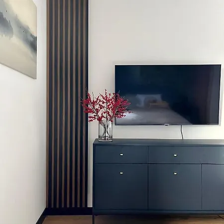 Maxa Czornyja Апартаменты Еленя-Гура